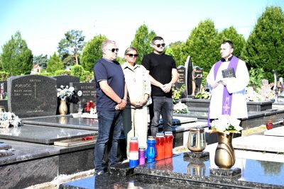 DSC_1005_Medium