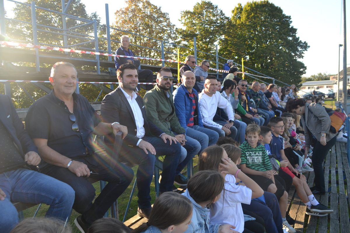 Župan Ivan Celjak je sa suradnicima u utorak, 4. listopada 2022. godine, u sisačkom naselju Budaševo nazočio Humanitarnom nogometnom spektaklu. U prijateljskoj utakmici sastali su se NK BSK Budaševo (generacije) i Humane zvijezde Hrvatske '03.