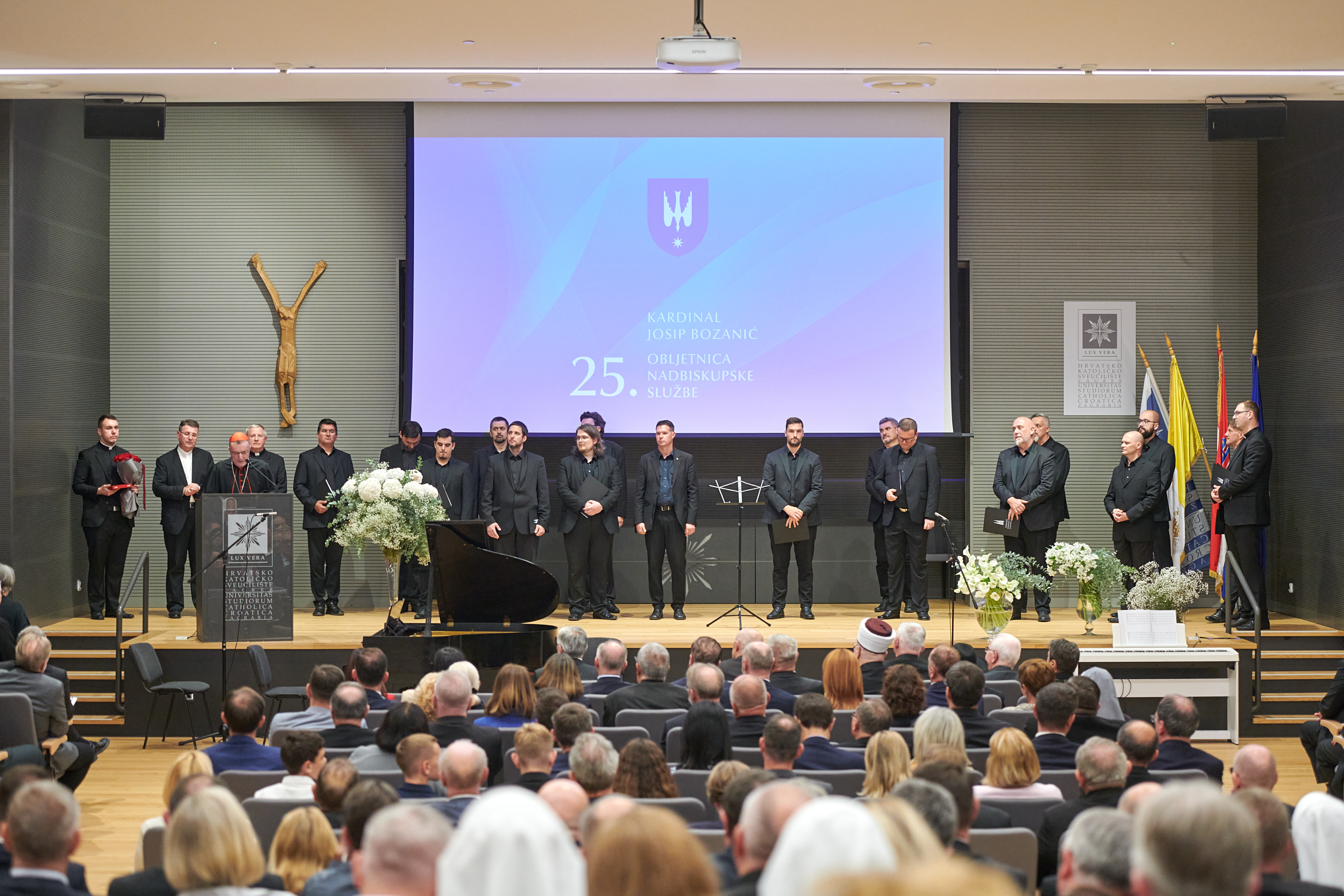 Povodom proslave 25. obljetnice nadbiskupske službe zagrebačkog nadbiskupa i metropolita kardinala Josipa Bozanića u prostoru Hrvatskoga katoličkog sveučilišta održan je koncert Iubili sonus kojemu je nazočio i zamjenik župana Mihael Jurić.