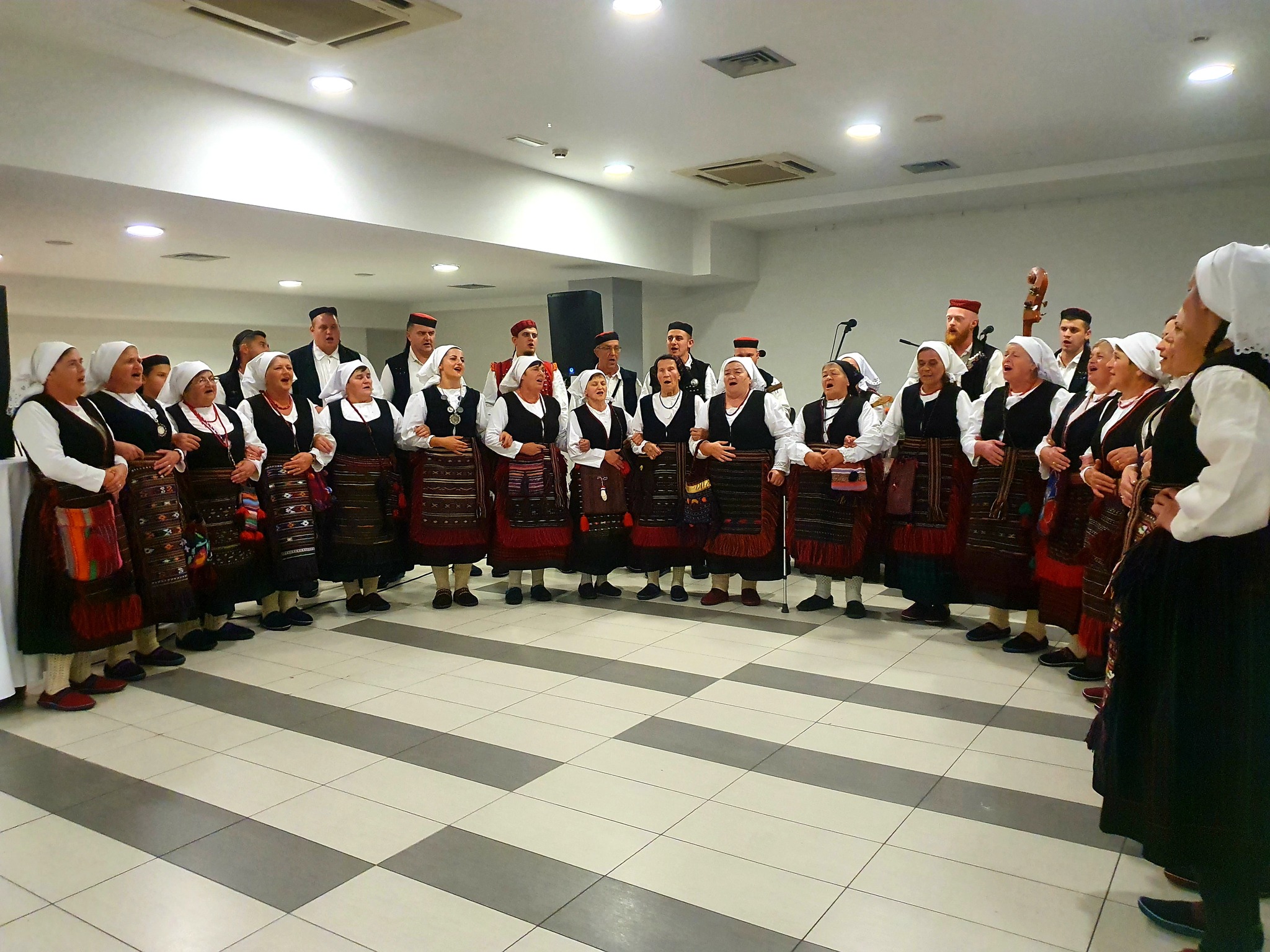 Župan Ivan Celjak je u petak 14. listopada 2022. godine, u Hotelu Panonija u Sisku nazočio tradicionalnoj glazbeno-folklornoj manifestaciji Ličko prelo koju je organizirala Zavičajna udruga Ličana Vila Velebita Sisak.