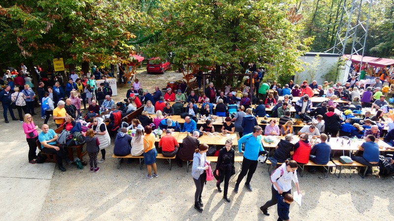 Zamjenik župana Mihael Jurić je u subotu, 15. listopada 2022. godine, kod planinarskog doma “Matija Filjak“ na Hrastovačkoj gori kod Petrinje nazočio programu Planinarske kestenijade, koju je u sklopu Festivala kestena, organizirala Turistička zajednica grada Petrinje i HPD Zrin koji je proslavio svoj stoti rođendan.