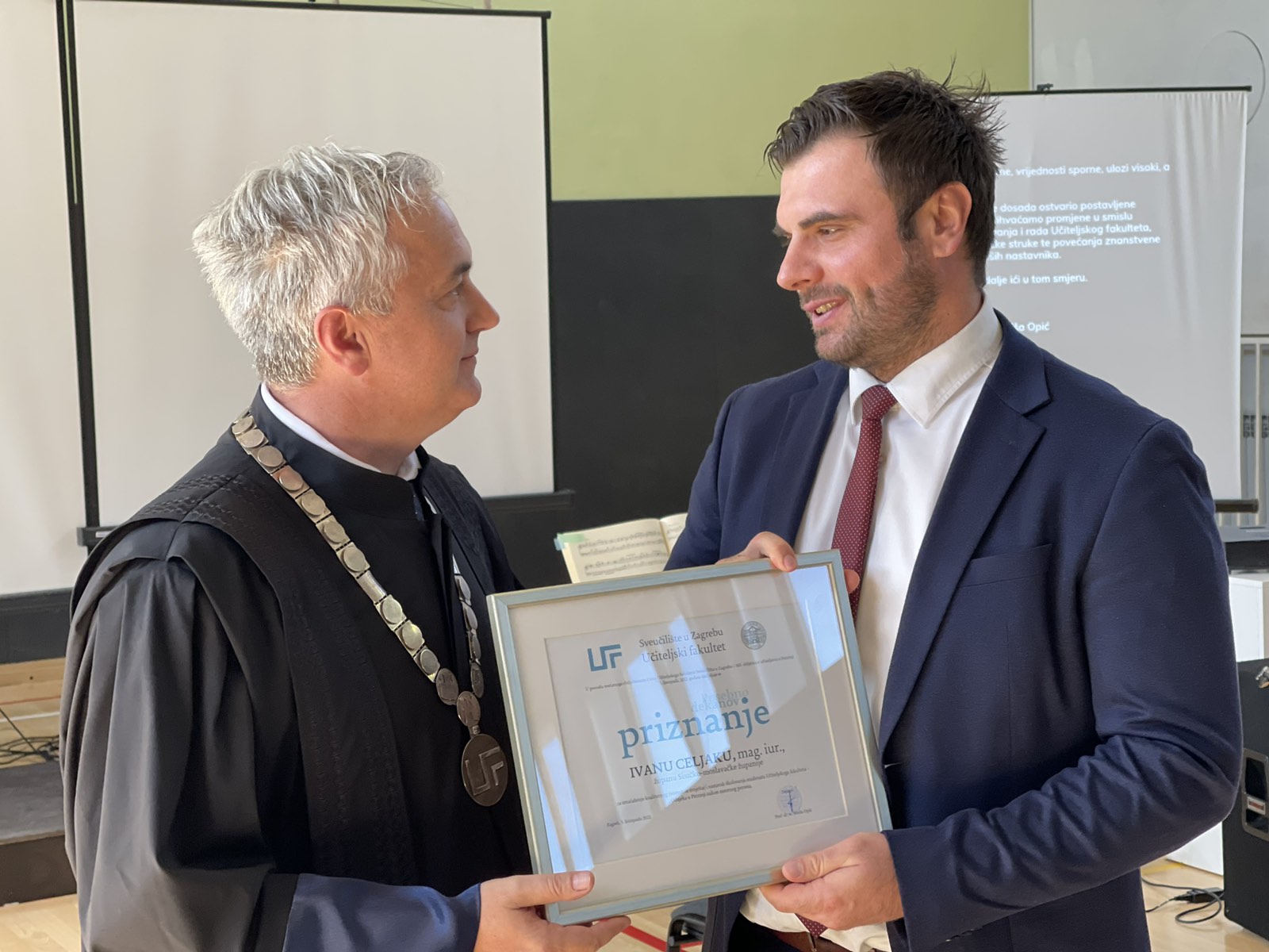 Župan Ivan Celjak, je u srijedu 5. listopada 2022. godine, na Svjetski dan učitelja, u sportskoj dvorani Osnovne škole Dragutina Tadijanovića nazočio je svečanoj proslavi Dana Učiteljskog fakulteta i 160. obljetnice učiteljstva u Petrinji.