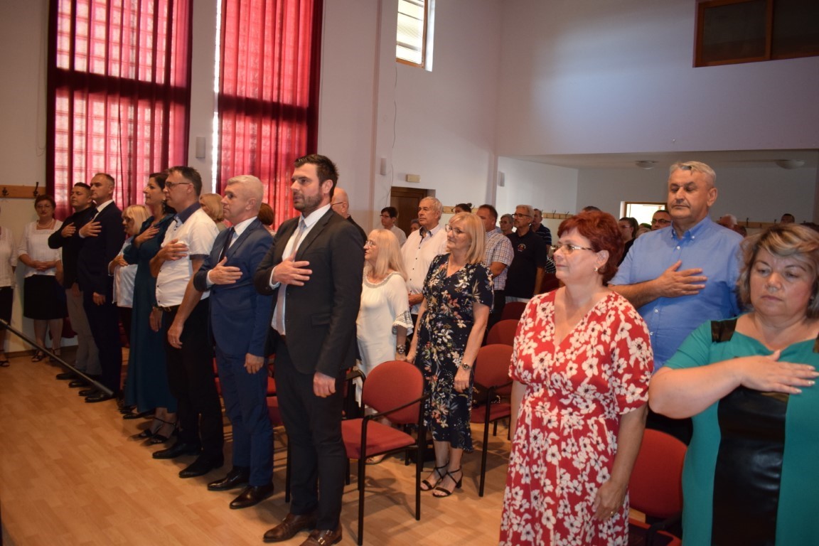 Župan Ivan Celjak je u četvrtak, 4. kolovoza 2022. godine, nazočio svečanoj sjednici Općinskog vijeća koja je u prigodi obilježavanja Dana općine Hrvatska Dubica, održana u Hrvatskom domu u ovom pounjskom mjestu.