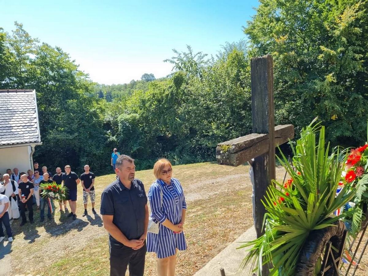 Pročelnica Upravnog odjela za zdravstvo, socijalnu skrb i hrvatske branitelje Alenka Ljubešić je u petak, 5. kolovoza 2022. godine, , u Poljani Lekeničkoj (Općina Lekenik), nazočila obilježavanju Dana pobjede i domovinske zahvalnosti i Dana hrvatskih branitelja.