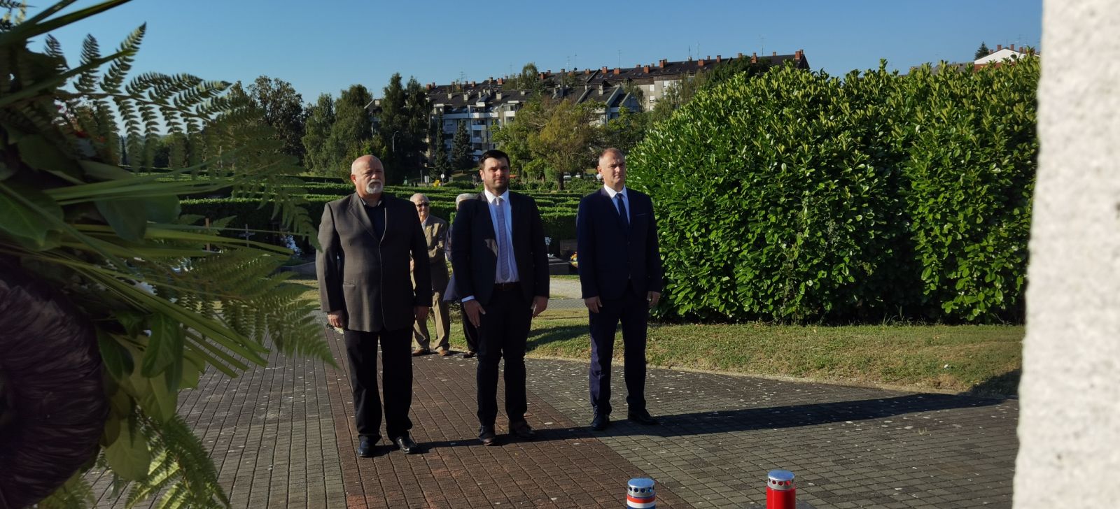 Župan Ivan Celjak, predsjednik Županijske skupštine Mato Fofić i zamjenik župana Mihael Jurić su u četvrtak, 4. kolovoza 2022. godine, sudjelovali u odavanju počasti koje je u povodu Dana pobjede i domovinske zahvalnosti i Dana hrvatskih branitelja održano u Sisku.