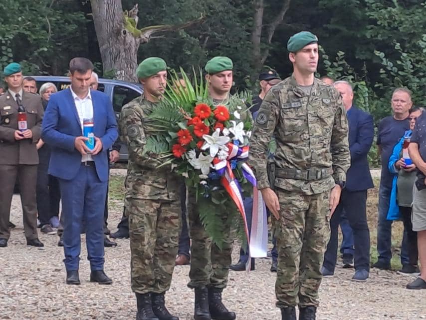 Župan Ivan Celjak je u petak, 4. kolovoza 2023. godine, kod spomen-obilježja u Kotar šumi, na području Grada Petrinje, sudjelovao u obilježavanju godišnjice pogibije brigadira Stjepana Grgca, zapovjednika 57. brigade Hrvatske vojske „Marijan Celjak“