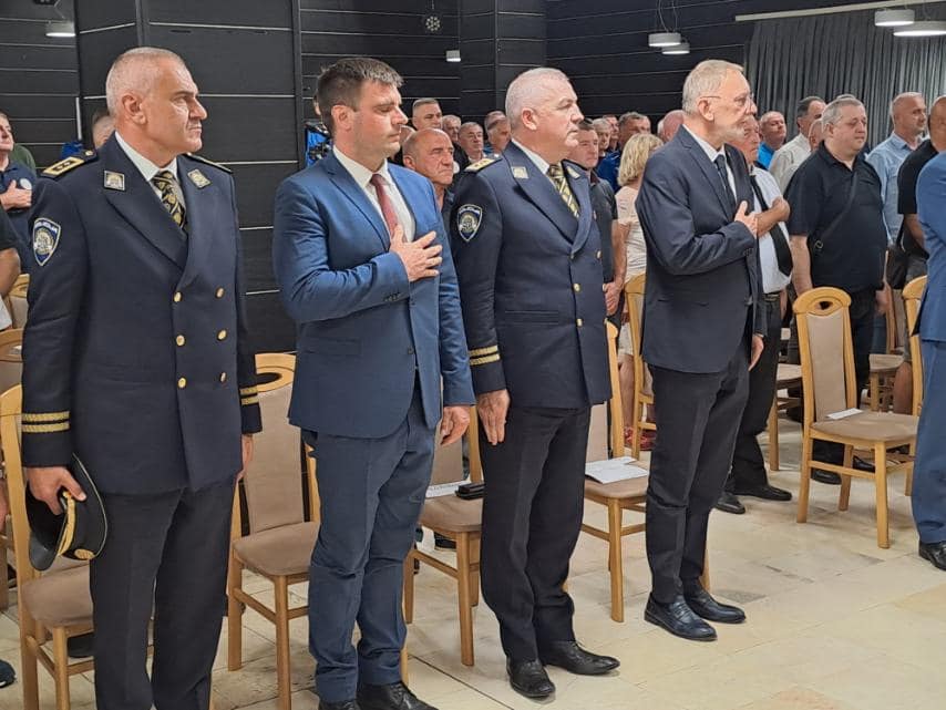 U Topuskom je danas obilježena 33. godišnjica osnutka Prvog hrvatskog redarstvenika. 