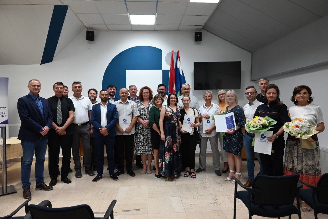 Svečanom sjednicom Skupštine obilježen je danas u Sisku Dan Obrtničke komore Sisačko-moslavačke županije. Među brojnim gostima i uzvanicima nazočnima se obratio zamjenik župana Mihael Jurić koji je istaknuo posebnu važnost gospodarstvenika i obrtnika u našem društvu.