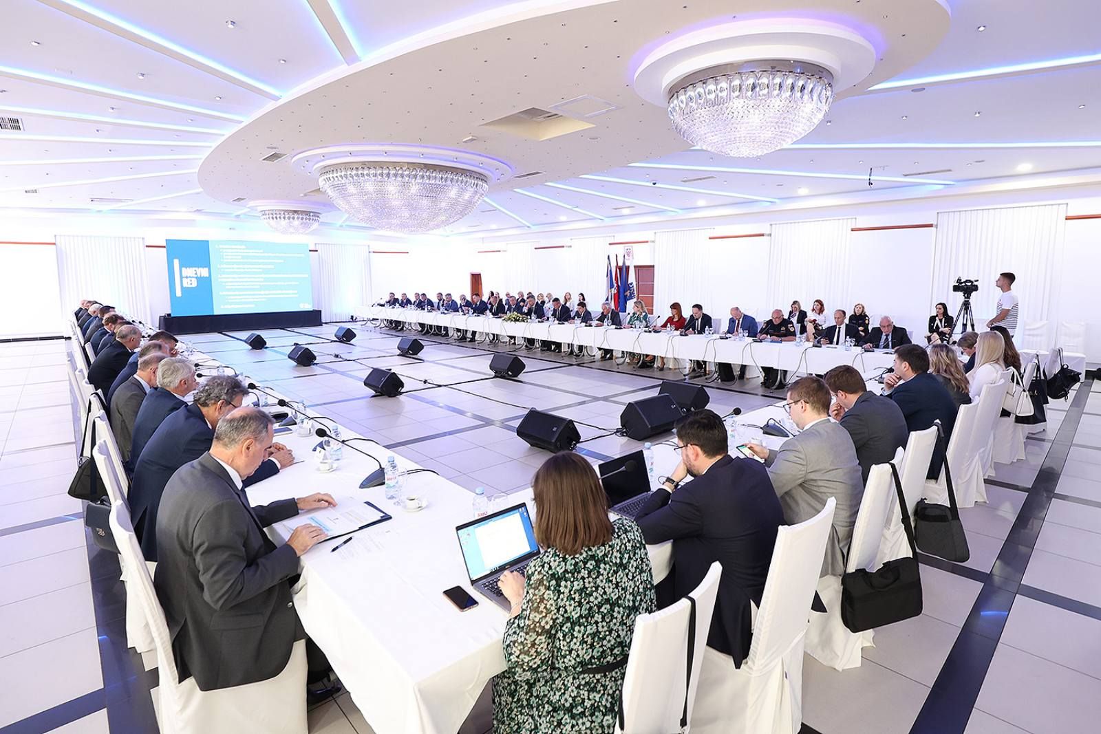 Župan Ivan Celjak, sudjelovao je u srijedu 14. lipnja 2023. godine u Slavonskom Brodu na sastanku Vlade Republike Hrvatske sa županima, predstavnicima Udruge gradova u RH te Hrvatske zajednice općina.