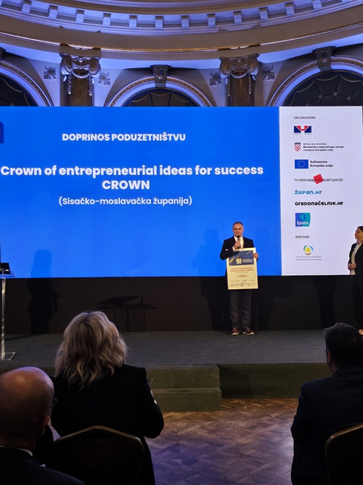 Projekti Sisačko-moslavačke županije „Održivi regionalni razvoj uključivanjem prirodne baštine kroz osnivanje edukativno-prezentacijskog centra NATURA SMŽ“ i projekt „CROWN - Crown of entrepreneurial ideas for success“ pobijedili su u natječaju „Izbor za najbolji EU projekt 2023.“ kojeg su zajednički organizirali Hanza Media, Hrvatska zajednica županija, portal župan.hr i Ured Europskog parlamenta u Hrvatskoj uz pokroviteljstvo Ministarstva regionalnog razvoja i fondova EU. Sisačko-moslavačka županija jedina je županija koja je odnijela pobjedu u dvije kategorije.