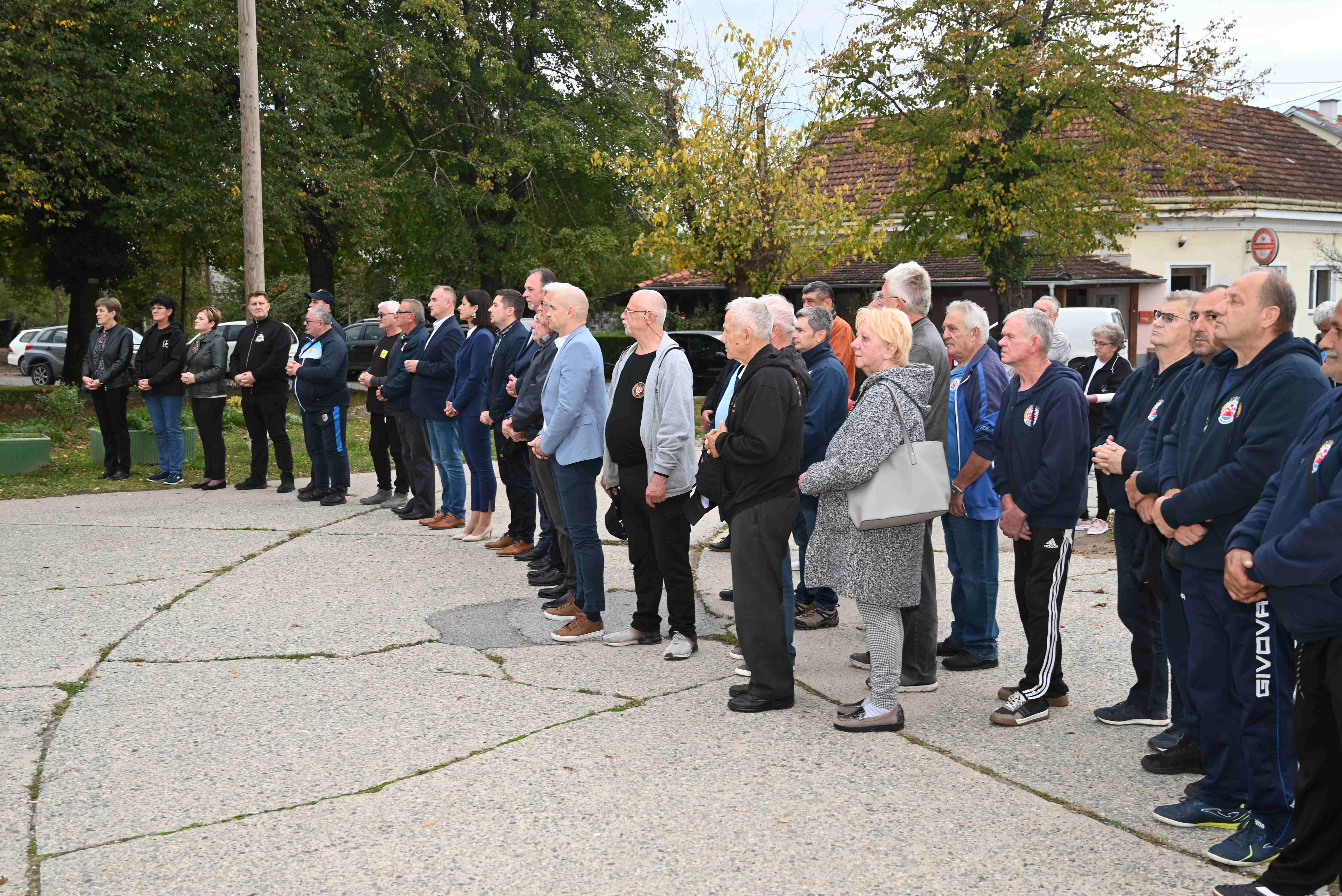 Zamjenik župana Mihael Jurić je, kao izaslanik predsjednika Vlade Republike Hrvatske Andreja Plenkovića, u prostorijama Udruge ratni veterani, veterani Domovinskog rata grada Petrinje nazočio obilježavanju 33. obljetnice ustrojavanja 74. samostalnog bataljuna Petrinja.