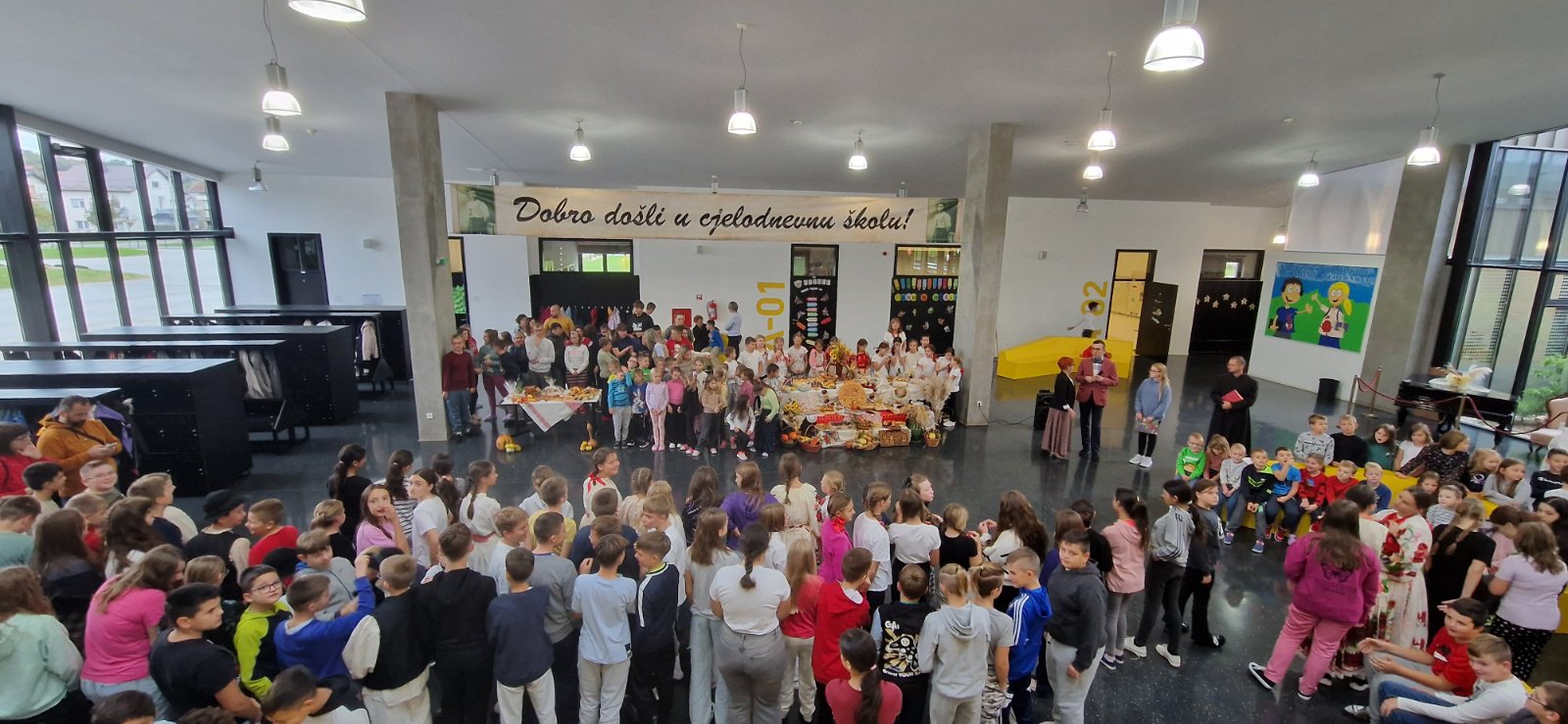 U Osnovnoj školi Zorke Sever u Popovači bogatim su programom obilježeni Dani kruha i zahvalnosti za plodove zemlje.