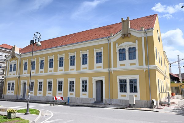 I OS PETRINJA STARA