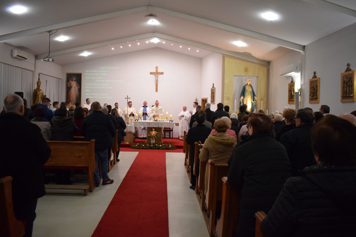 Zamjenik župana Mihael Jurić je u četvrtak, 29. prosinca 2022. godine, u petrinjskoj župnoj crkvi Svetog Ivana Pavla II. Nazočio misnom slavlju, koje je predvodio apostolski nuncij u Republici Hrvatskoj, nadbiskup Giorgio Lingua.