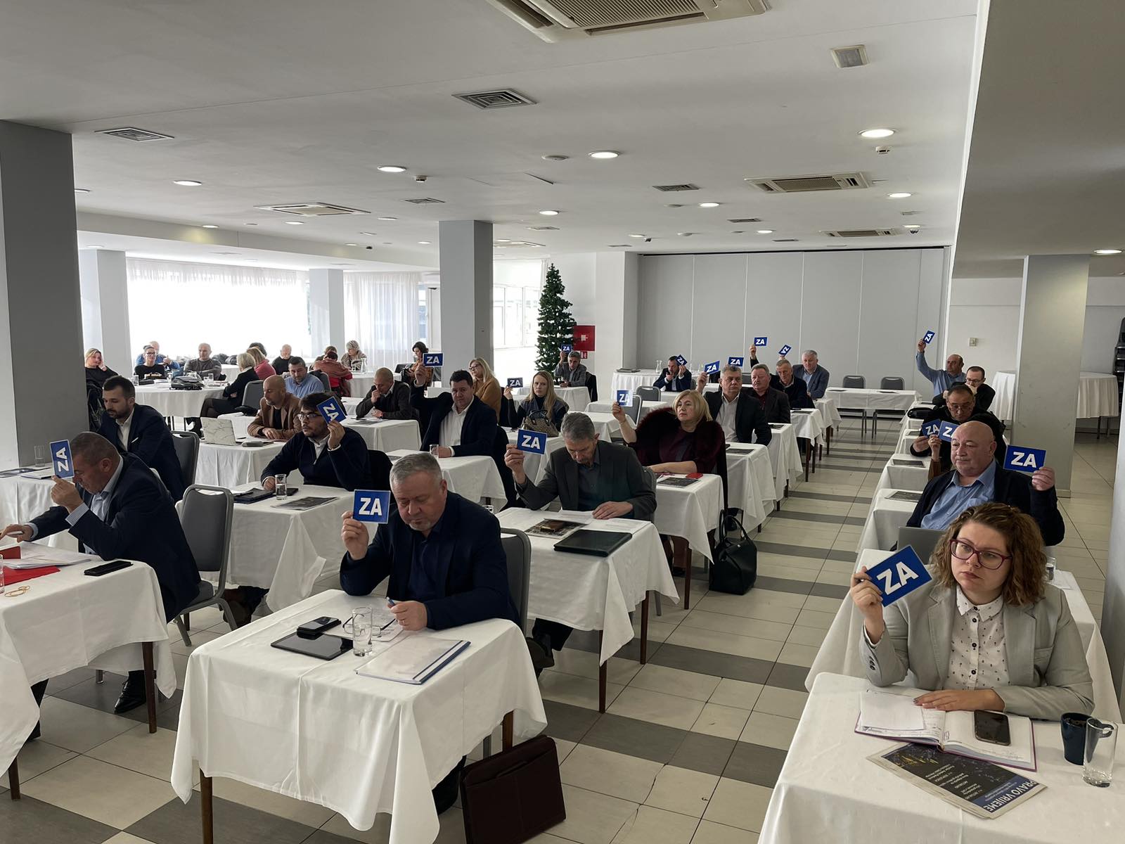 Na sjednici Županijske skupštine Sisačko-moslavačke županije koje je održana u četvrtak 22. prosinca 2022. godine, usvojen je najveći proračun u povijesti Županije u iznosu od 281.393.422,39 €.