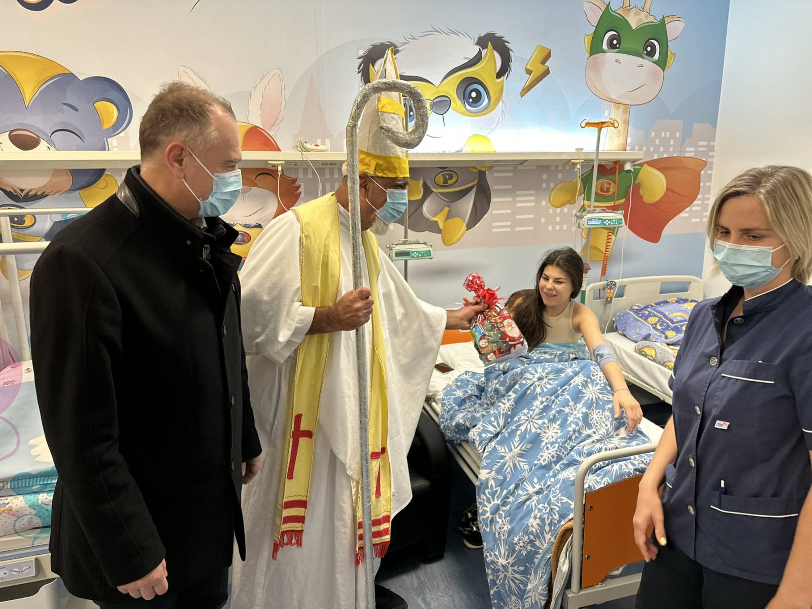 Zamjenik župana Mihael Jurić je u radnim jutarnjim satima posjetio odjel pedijatrije Opće bolnice „Dr. Ivo Pedišić“ Sisak. 