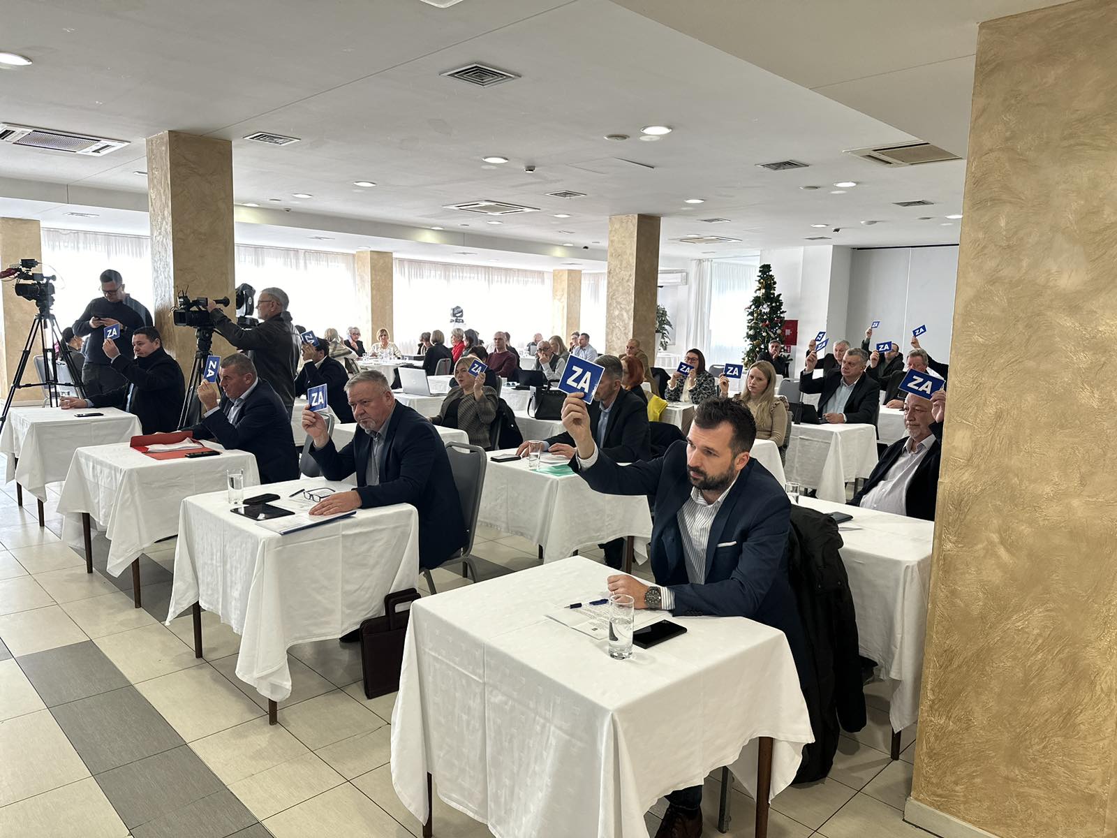 Županijska skupština Sisačko-moslavačke županije na svojoj je 22. sjednici, održanoj u prostoru sisačkog hotela Panonija, prihvatila prijedlog III. izmjena i dopuna Proračuna Sisačko-moslavačke županije za 2023. godinu.