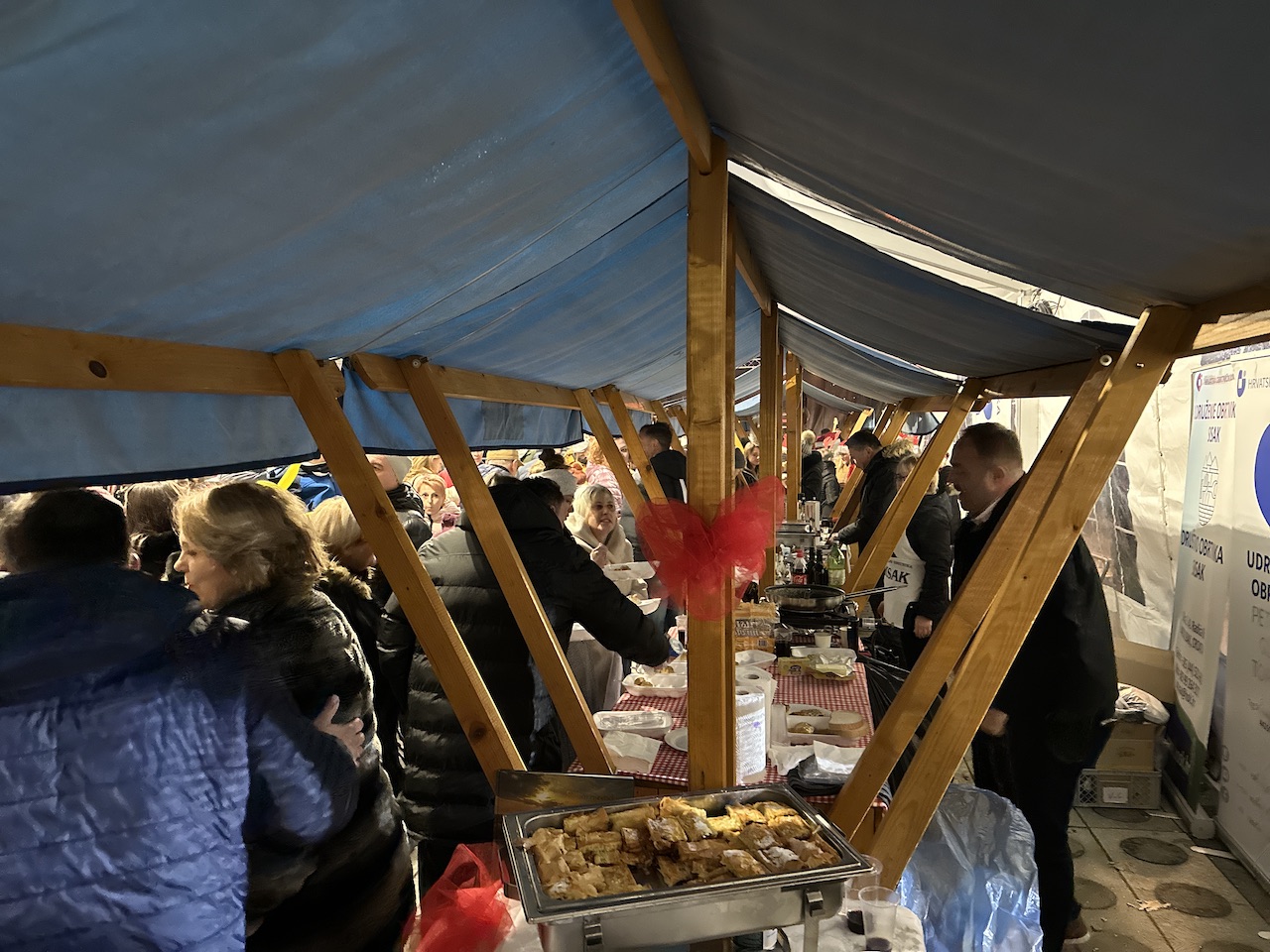 U sklopu Adventa u Kutini, u nedjelju, 3. prosinca 2023. godine održao se Street Food Festival Sisačko-moslavačke županije na kojemu su posjetitelji mogli uživati u jedinstvenim gastronomskim okusima koje nudi naša županija. Festival je obišao zamjenik sisačko-moslavačkog župana Mihael Jurić.