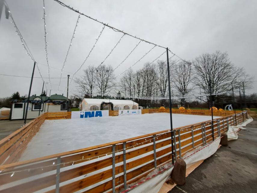 Nakon što se klizalište u Glini pokazalo kao sjajan projekt, koji je djeci Banovine zimske praznike učinilo još radosnijima, Sisačko-moslavačka županija ove godine omogućila je i montažno klizalište u Lekeniku, koje je besplatno za svu djecu s područja općine Lekenik. 