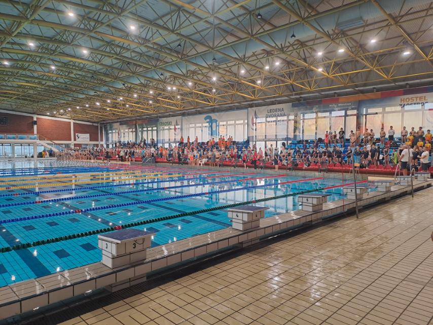 Državni tajnik Domagoj Orlić je, kao izaslanik župana Ivana Celjaka, nazočio svečanom otvaranju plivačkog natjecanja „Sisak mali – Memorijal Miriana Vasilj“.