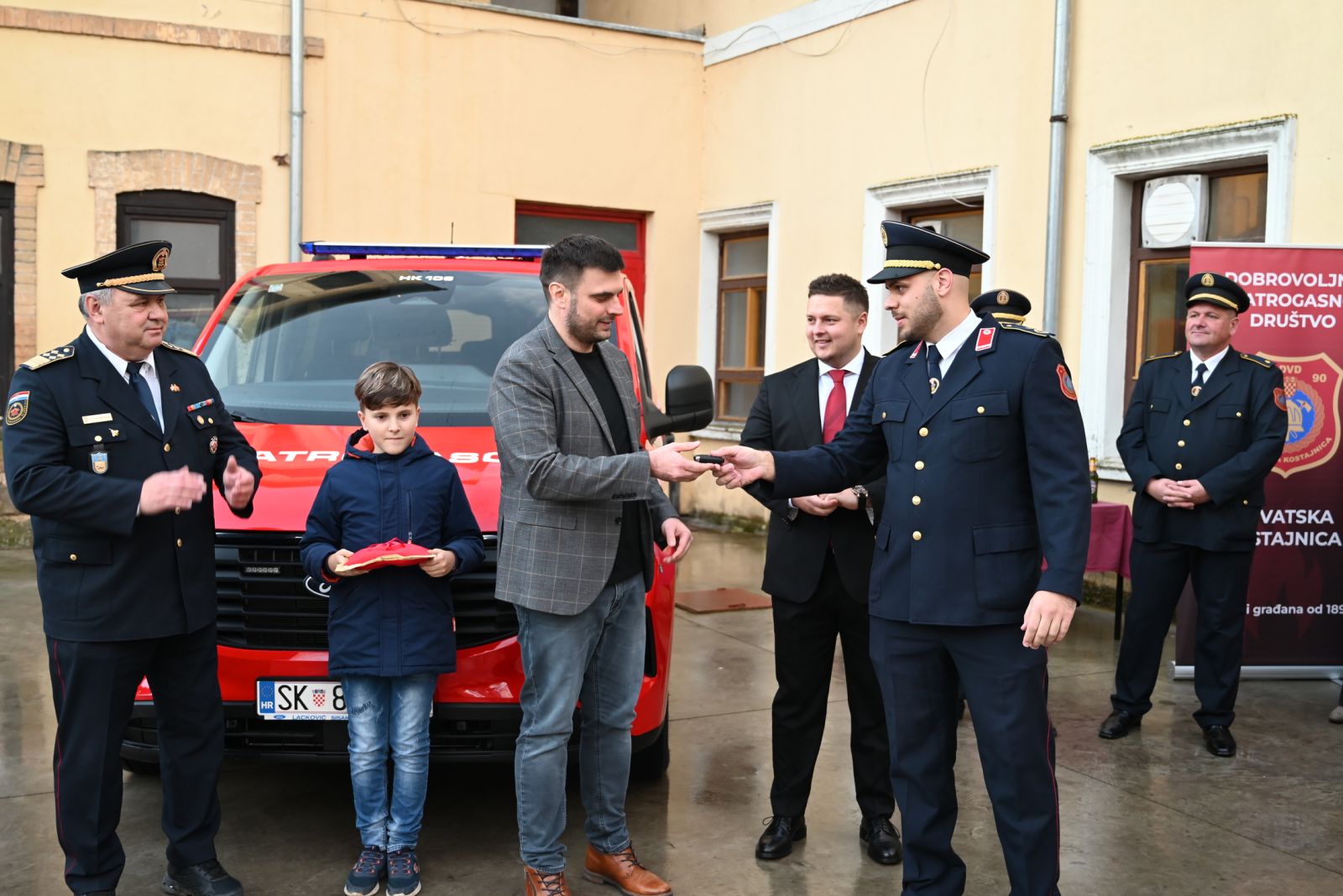 Ova godina ostat će trajno upisana u povijest kostajničkog i pounjskog vatrogastva zahvaljujući značajnim ulaganjima Sisačko-moslavačke županije u VZP Hrvatska Kostajnica.