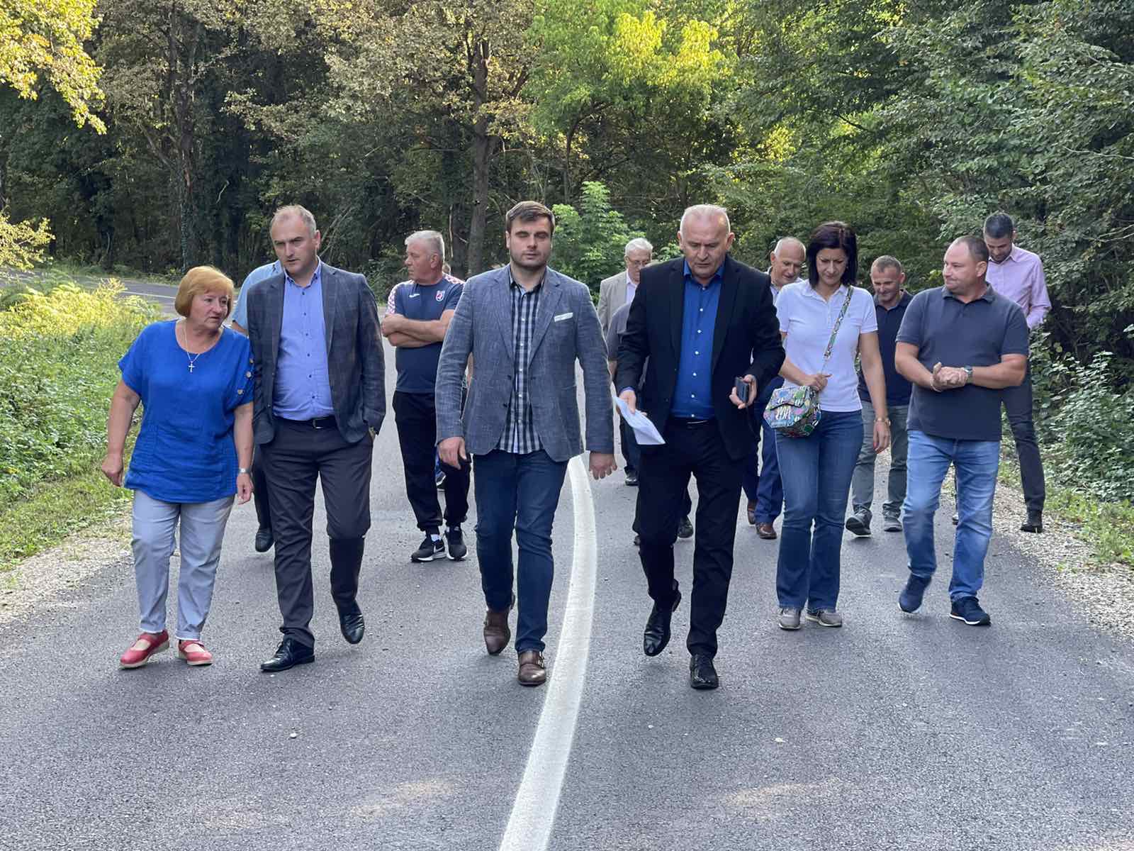 Župan Ivan Celjak je u srijedu, 7. rujna 2022. godine, sa suradnicima obišao neke od obnovljenih cesta na petrinjskom području, točnije cestu u Brestu Pokupskom, Ulicu 6. kolovoza u Petrinji i cestu u naselju Vratečko, 