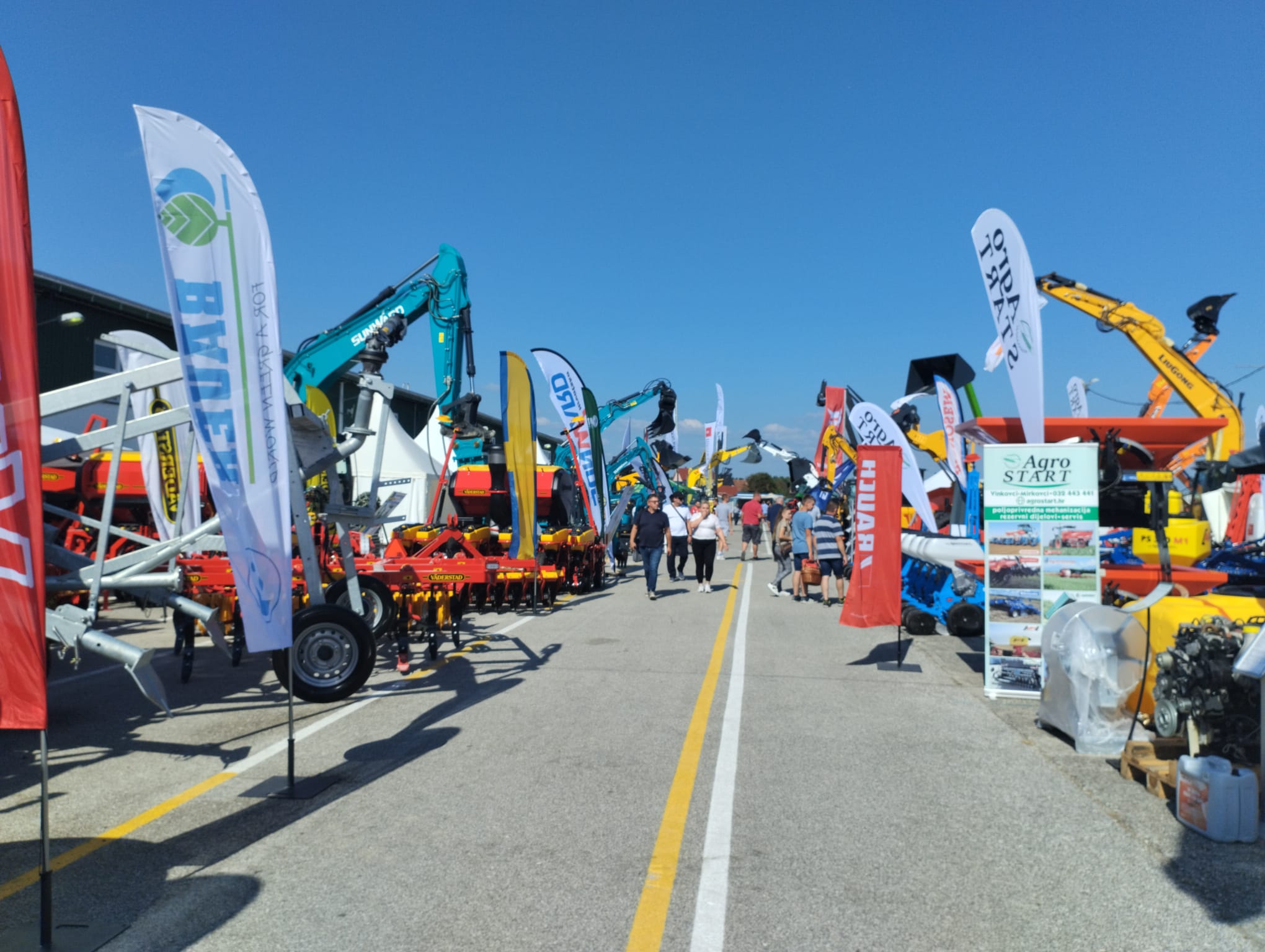 Pročelnica Upravnog odjela za poljoprivredu, ruralni razvoj, zaštitu okoliša i prirode Anita Sinjeri-Ibrišević je u subotu, 9. rujna 2023. godine, na sajamskom prostoru u Bjelovaru nazočila svečanosti otvaranja 30. Jesenskog međunarodnog bjelovarskog sajma.