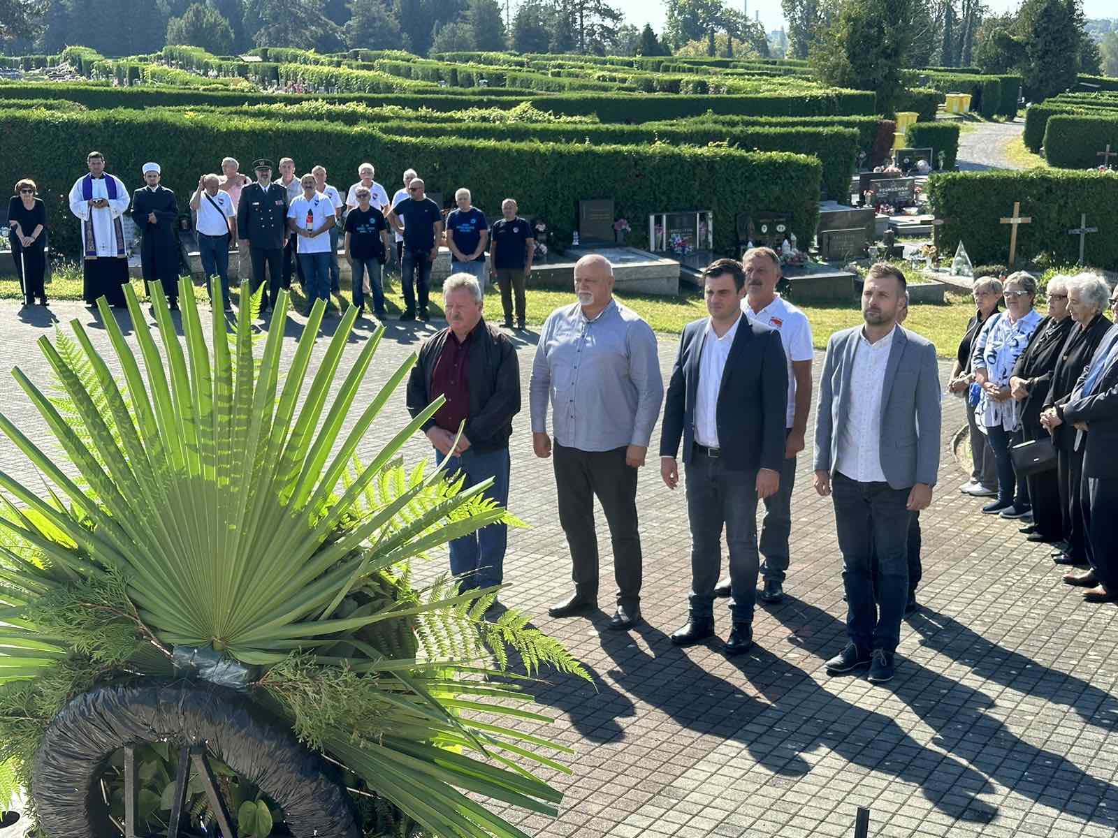 Izaslanstvo Sisačko-moslavačka županija, koje je predvodio župan Ivan Celjak, sudjelovalo je u petak, 1. rujna 2023. godine u obilježavanju Dana hrvatskih branitelja grada Siska.