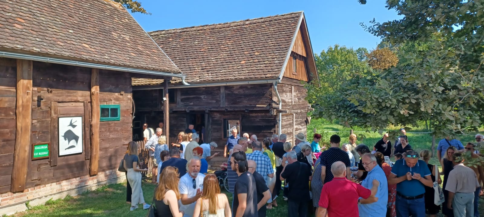 Pročelnica županijskog Upravnog odjela za obrazovanje, kulturu, šport, mlade i civilno društvo Robertina Štajdohar je u subotu 9. rujna 2023. godine nazočila otvaranju prostora "Galerija uz rijeku" u sklopu kojeg se nalazi spomen soba Slave Striegla.