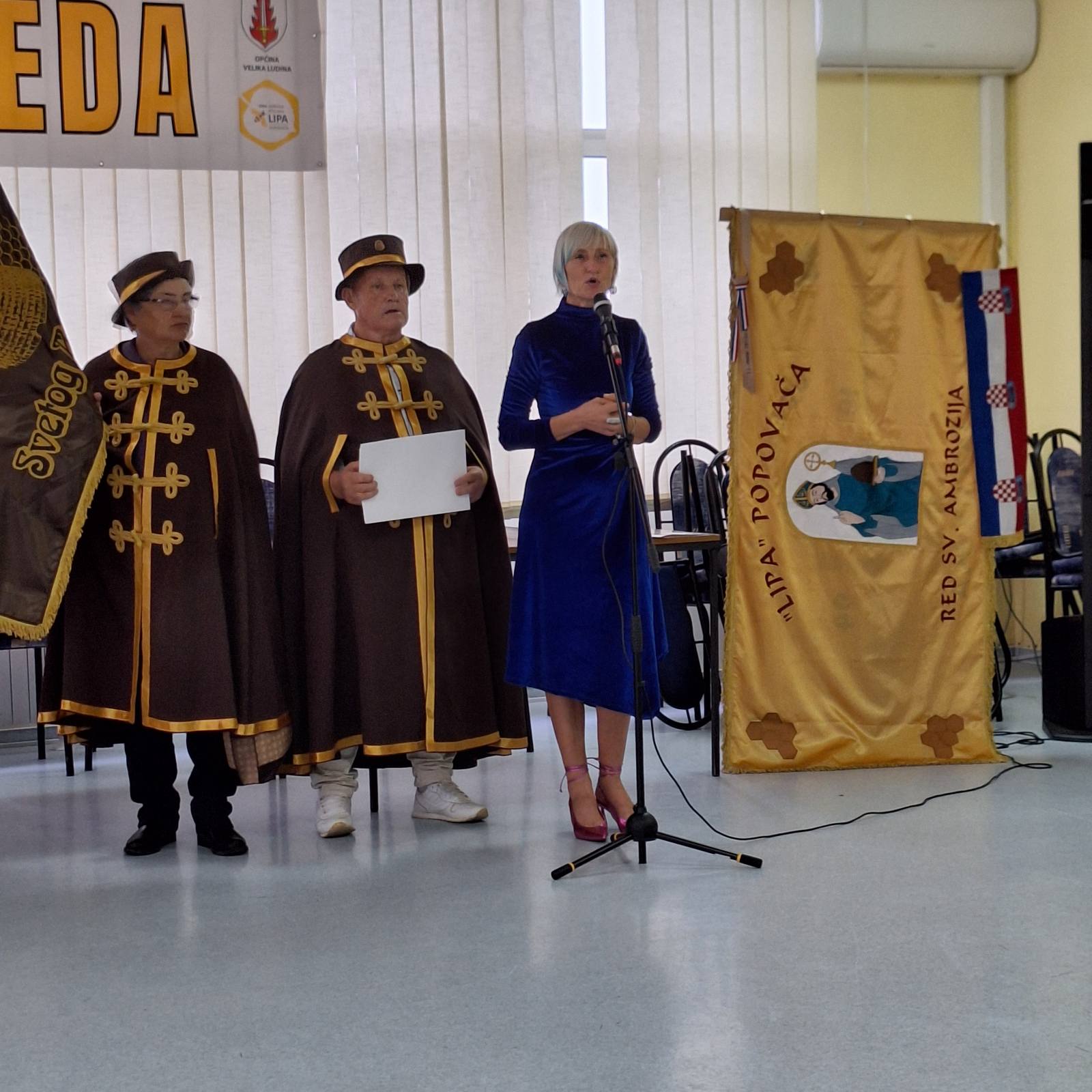 Završnoj svečanosti 13. dana meda u Popovači, koja je održana u Domu kulture Popovača, nazočila je, kao izaslanica župana Ivana Celjaka, pročelnica Upravnog odjela za poljoprivredu, ruralni razvoj, zaštitu prirode i okoliša Anita Sinjeri-Ibrišević.