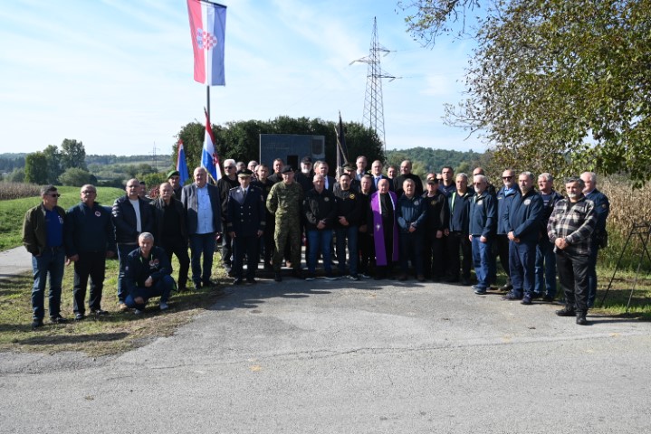 Zamjenik župana Mihael Jurić je sudjelovao u obilježavanju 29. obljetnice sudjelovanja 2. gardijske brigade „Grom“ u vojnoj operaciji „Una-95“ i sjećanja na dvadeset i šestero „Gromova“ poginulih u toj operaciji.