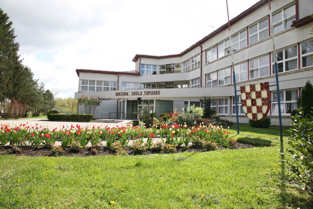 Srednja-škola-Topusko-1024x683