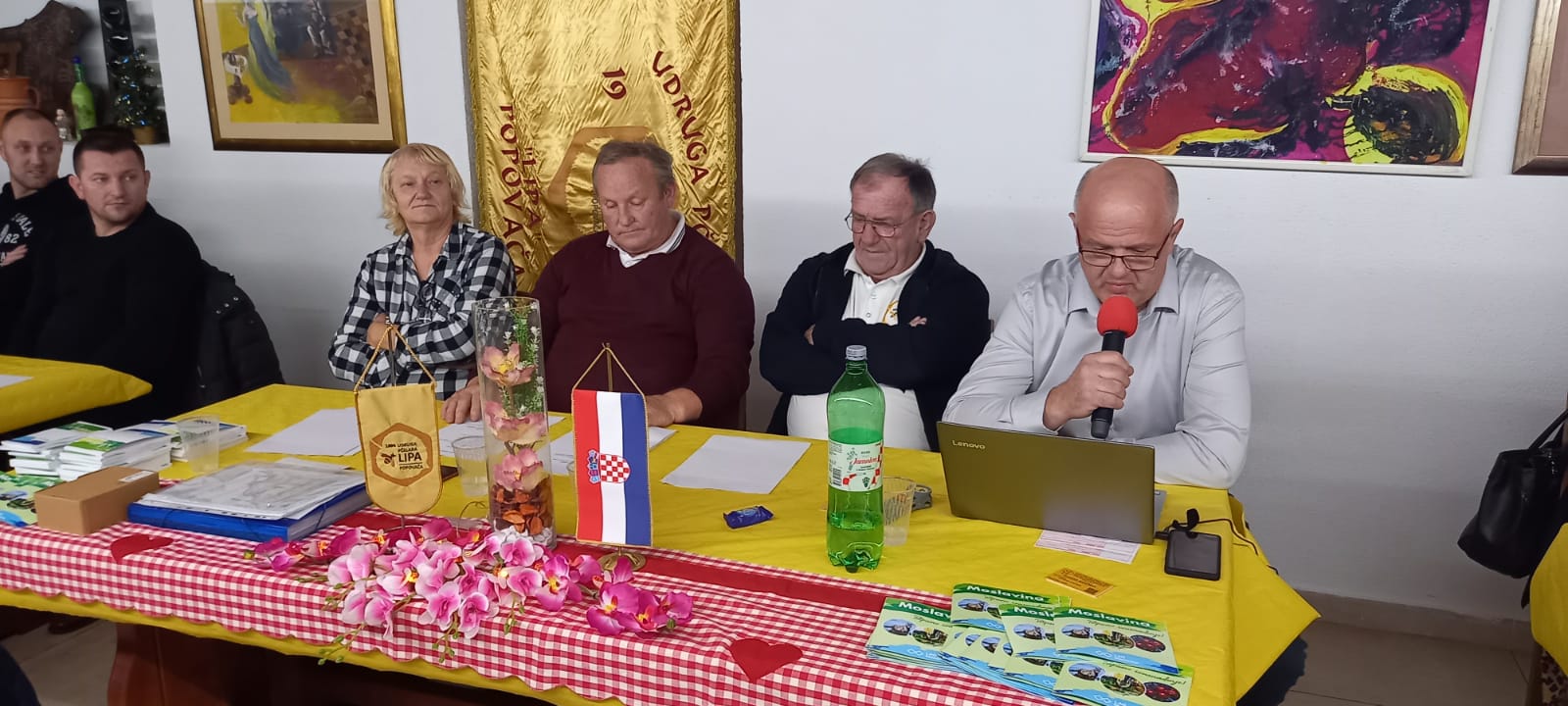 Pročelnica Upravnog odjela za poljoprivredu, ruralni razvoj, zaštitu okoliša i prirodu Anita Sinjeri Ibrišević, nazočila je u subotu, 14. siječnja 2023. godine, izborno-izvještajnoj skupštini Udruge pčelara “Lipa” Popovača u Vinskom dvoru u Popovači.