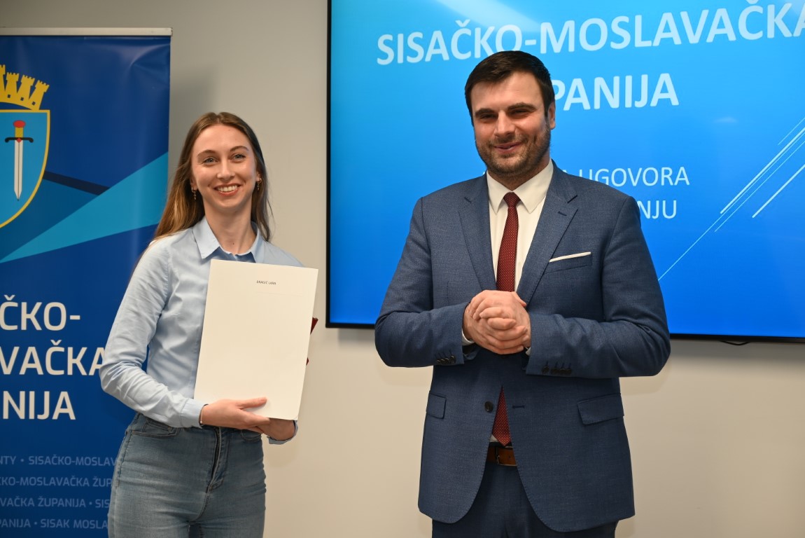 Sisačko-moslavački župan Ivan Celjak u petak, 26. siječnja 2024. godine dodijelio je ugovore o stipendiranju učenika i studenata za školsku, odnosno akademsku godinu 2023./2024.