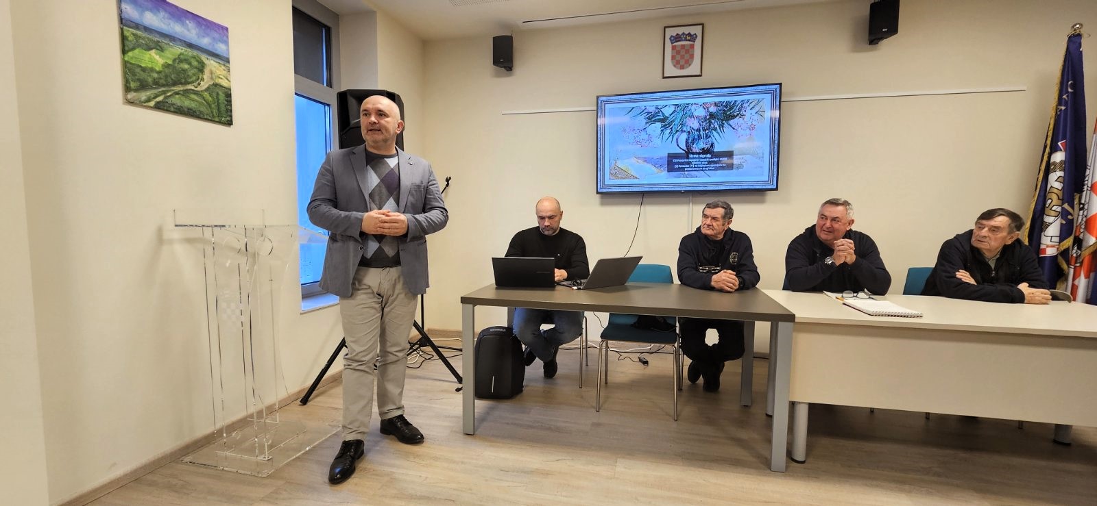 Ravnatelj Kulturno-povijesnog centra Sisačko-moslavačke županije Ivica Valent nazočio je u nedjelju, 21. siječnja 2023. godine u Veteranskom centru Petrinja redovnoj izbornoj skupštini Udruge hrvatskih brenitelja policije Petrinja.