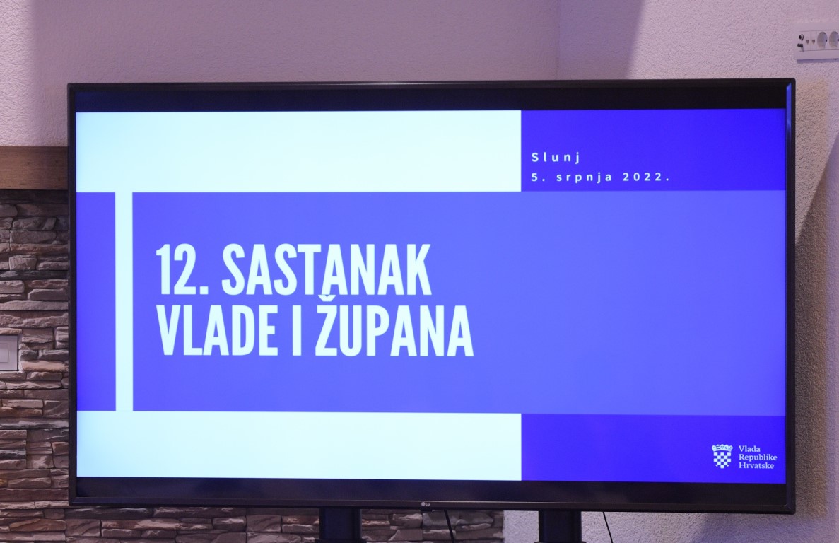 Župan Ivan Celjak je u utorak, 5. srpnja 2022. godine, u Slunju, sudjelovao na 12. sastanku Vlade i župana. Ovim sastankom je nastavljena dobra praksa redovitih polugodišnjih tematskih susreta sa županima i predstavnicima jedinica lokalne samouprave u organizaciji Vlade RH.