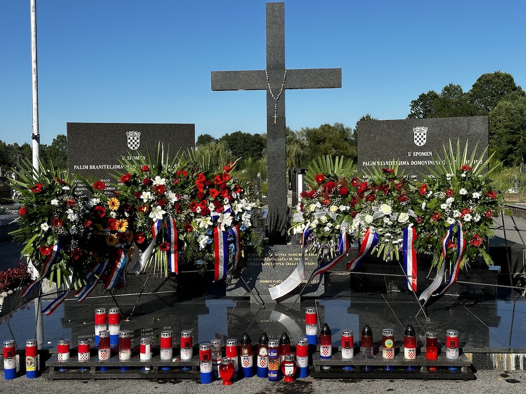 U Sunji je u četvrtak, 27. srpnja 2023. godine obilježen Dan branitelja Općine Sunja, koji se na inicijativu općinskog načelnika i Odlukom Općinskog vijeća obilježava od 2016. godine.