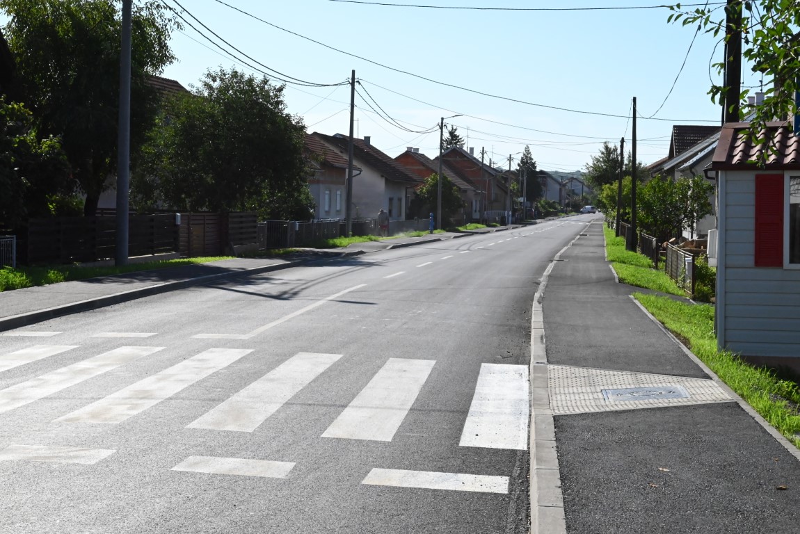 Županija realizira brojne projekte na području grada Petrinje, a jedan od njih je i sanacija prometnica.