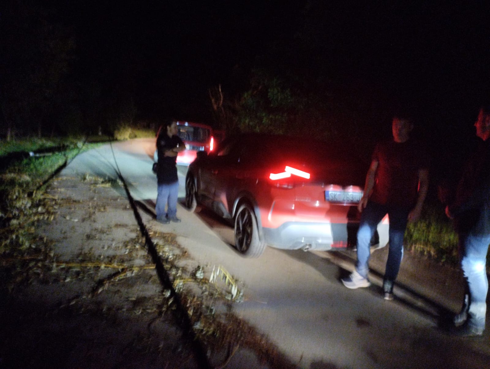 Neposredno iza nevremena koje je pogodilo Sisačko-moslavačku županiju, na području Popovače, Kutine, Novske, Lipovljana, Gračenice i Volodera, zaprimljeno je oko 500 dojava nakon nevremena, a u intervencijama je sudjelovalo 96 vatrogasaca s 32 vatrogasna vozila iz 19 vatrogasnih postrojbi.