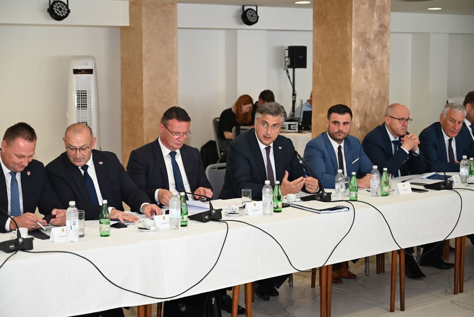 U Sisku se danas održava sastanak Vlade sa županima, predstavnicima Udruge gradova i Hrvatske zajednice općina.