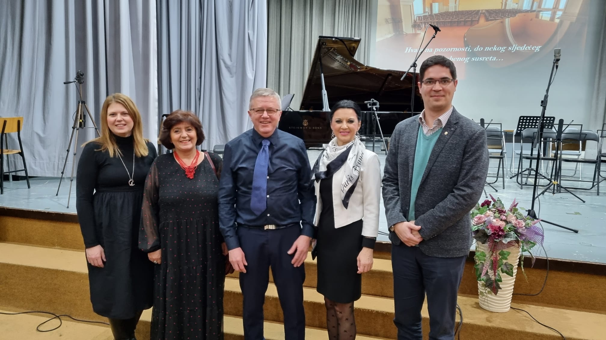 Svečanim koncertom učenika i profesora, Glazbena škola Frana Lhotke obilježila je Dan škole i 74.obljetnicu postojanja. 