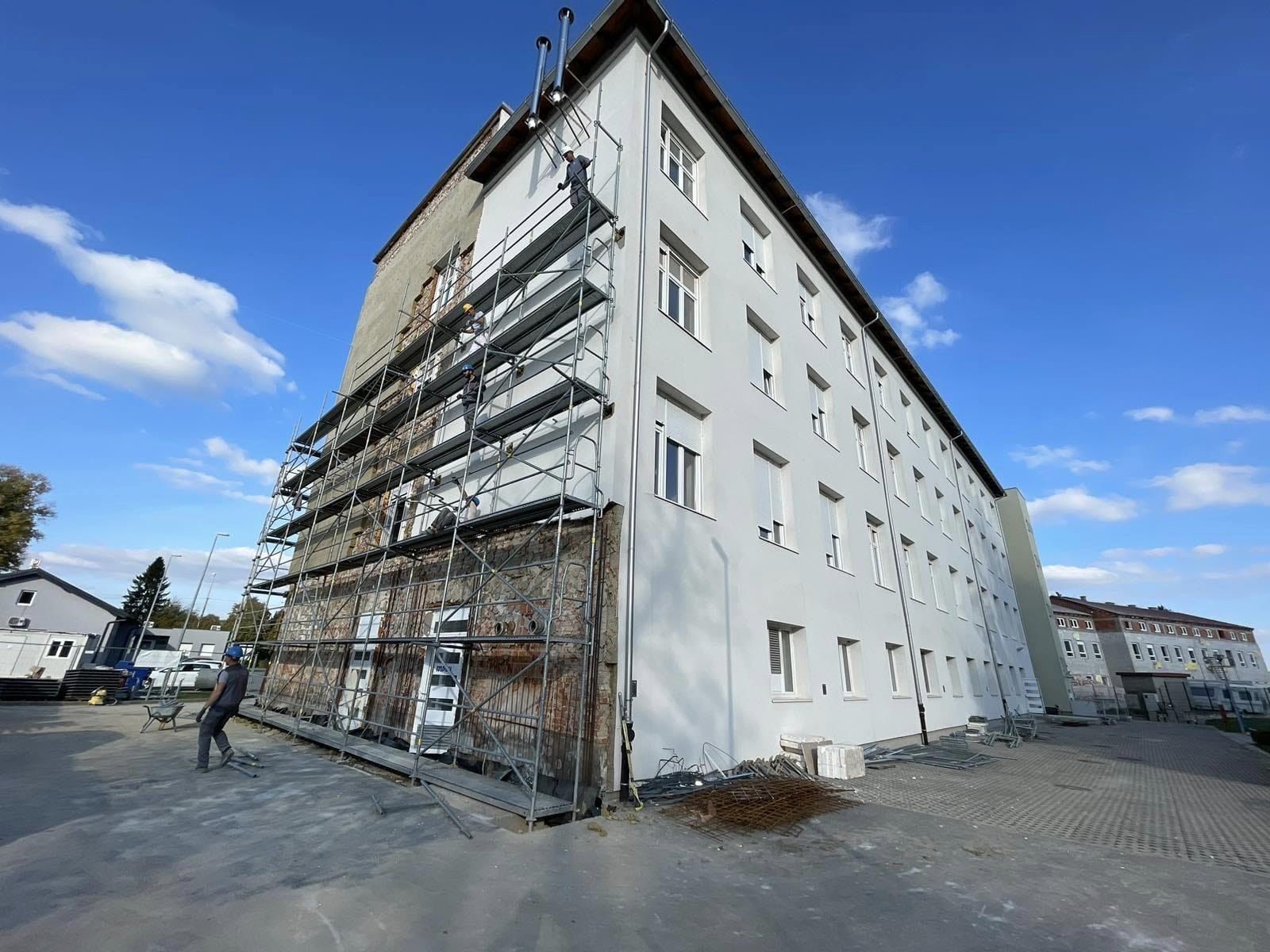 Vlada Republike Hrvatske na svojoj je sjednici, održanoj 24. studenoga 2022. godine, donijela odluku o dodjeli 10,1 milijun kuna pomoći Sisačko-moslavačkoj županiji za obnovu Doma za starije osobe Glina.