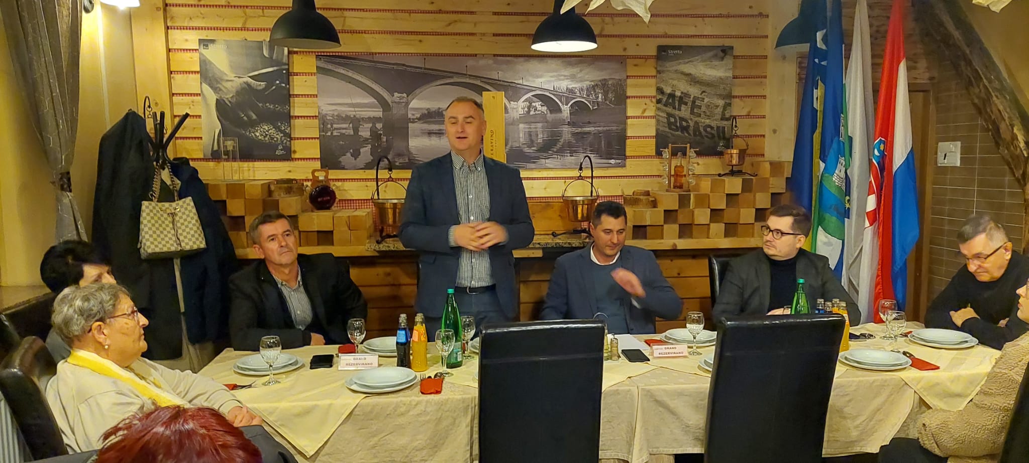 Zamjenik župana Mihael Jurić je u prostoru restorana Grand u Sisku nazočio obilježavanju Dana državnosti Bosne i Hercegovine, u organizaciji Vijeća bošnjačke nacionalne manjine Sisačko-moslavačke županije i Vijeća bošnjačke nacionalne manjine grada Siska.