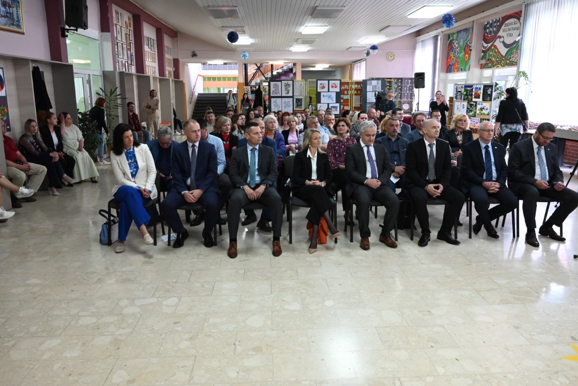 Svečano je bilo u Petrinji gdje je u srijedu, 31. svibnja 2023. godine obilježen Dan Odsjeka Učiteljskog fakulteta u Petrinji, a svečanost je održana u holu OŠ Dragutina Tadijanovića.