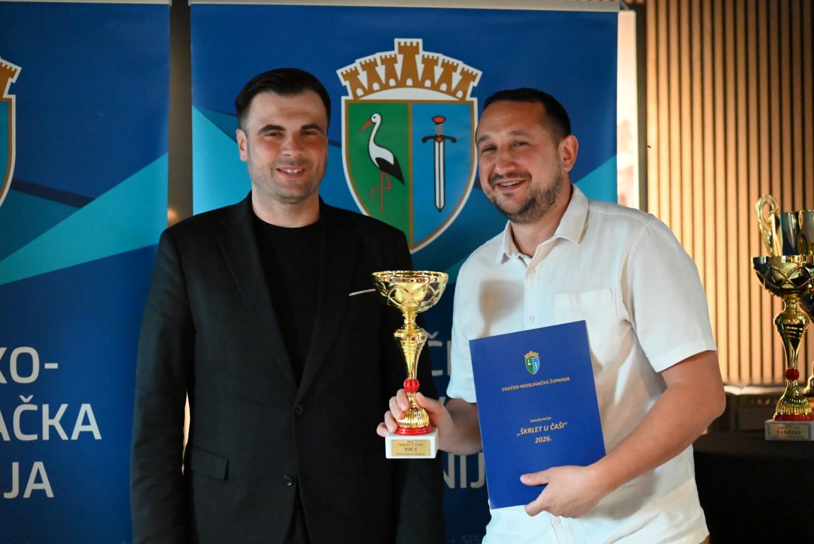 Škrlet_33