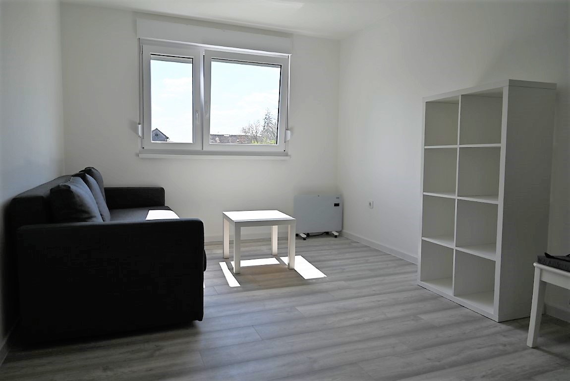 Župan Ivan Celjak je u četvrtak 6. travnja 2023. godine, uručio ključeve dvaju stanova u Sisku, namijenjenih zbrinjavanju obitelji čija je imovina teško oštećena u potresu. Ovi su stanovi, kao i još jedan stan u Popovači, dodijeljeni obiteljima na privremeno korištenje na temelju šestog po redu Javnog poziva Sisačko-moslavačke županije.