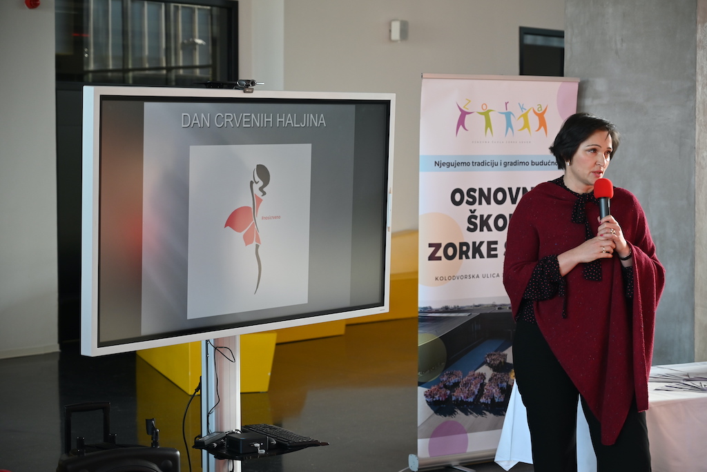 U petak, 2. veljače 2024. godine u OŠ Zorke Sever Popovača zamjenik župana Mihael Jurić nazočio je obilježavanju “Dana crvenih haljina” u sklopu kojega je održano predavanje “Moždani udar kod žena” Valentine Vrabac Barta, dr. med., spec. neurolog.