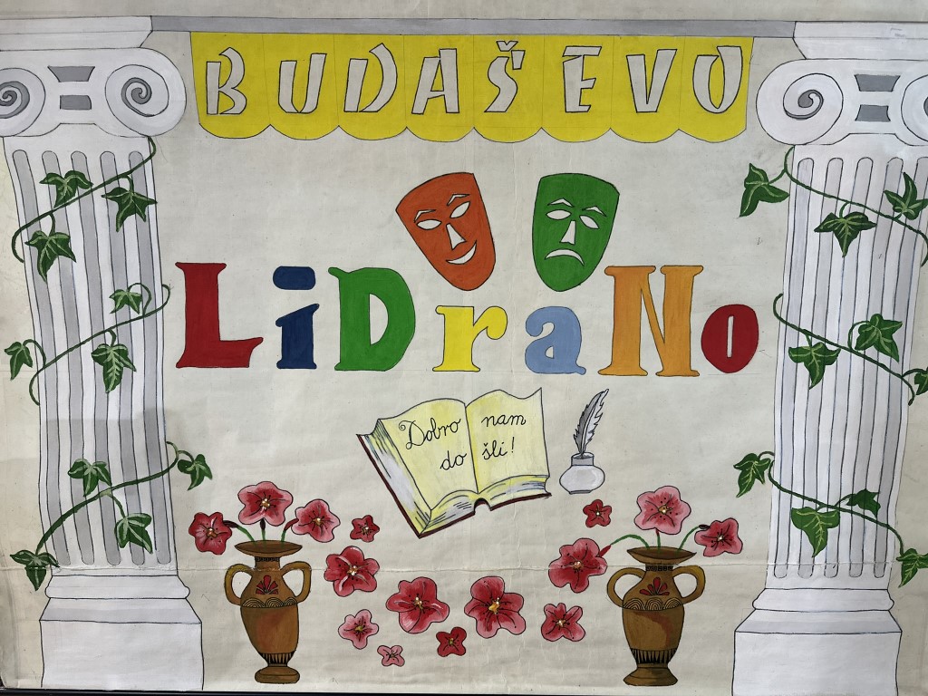 Pročelnica Upravnog odjela za obrazovanje, kulturu, šport, mlade i civilno društvo Robertina Štajdohar nazočila je u utorak, 6. veljače 2024. godine u OŠ Budaševo-Topolovac-Gušće u Sisku otvaranju smotre likovnog, dramskog i novinarskog stvaralaštva učenika - LiDraNo 2024.