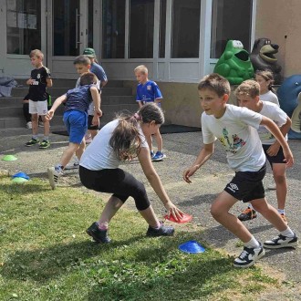 SPORTSKI PRAZNICI U PUNOM ZAMAHU – GOTOVO 1000 UČENIKA UŽIVA U AKTIVNOM LJETU!