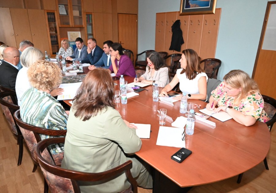 1,7 MILIJARDI EURA ZA OBNOVU BANOVINE
